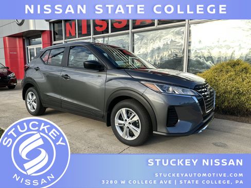 New 2025 Nissan Kicks S image 1