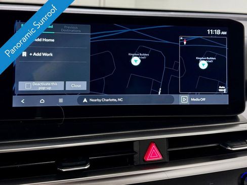 Used 2024 Kia Sorento EX w/ Panoramic Sunroof Package image 4