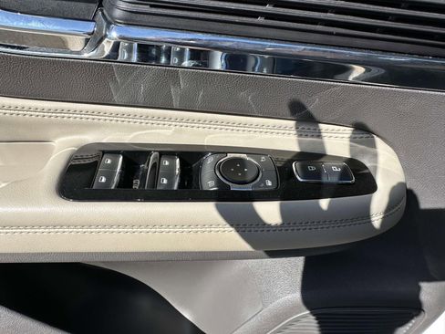 Used 2022 Lincoln Corsair Standard w/ Equipment Group 101A image 30