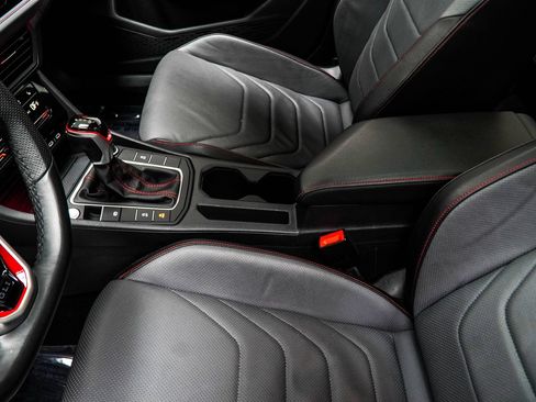 Used 2025 Volkswagen Jetta GLI Autobahn FWD image 18