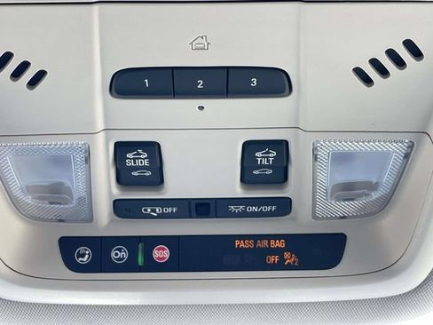 Certified 2021 GMC Acadia Denali w/ Denali Technology Package FWD image 30