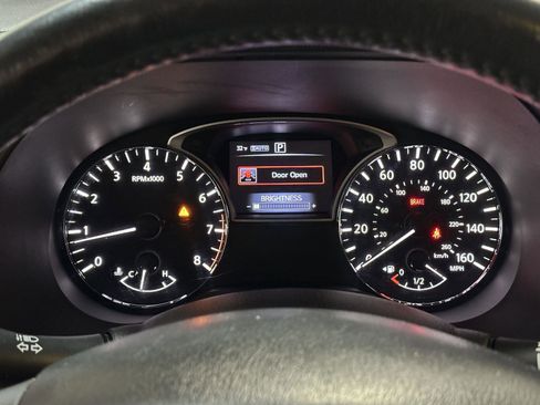 Used 2018 Nissan Pathfinder SL w/ Midnight Edition Package image 27