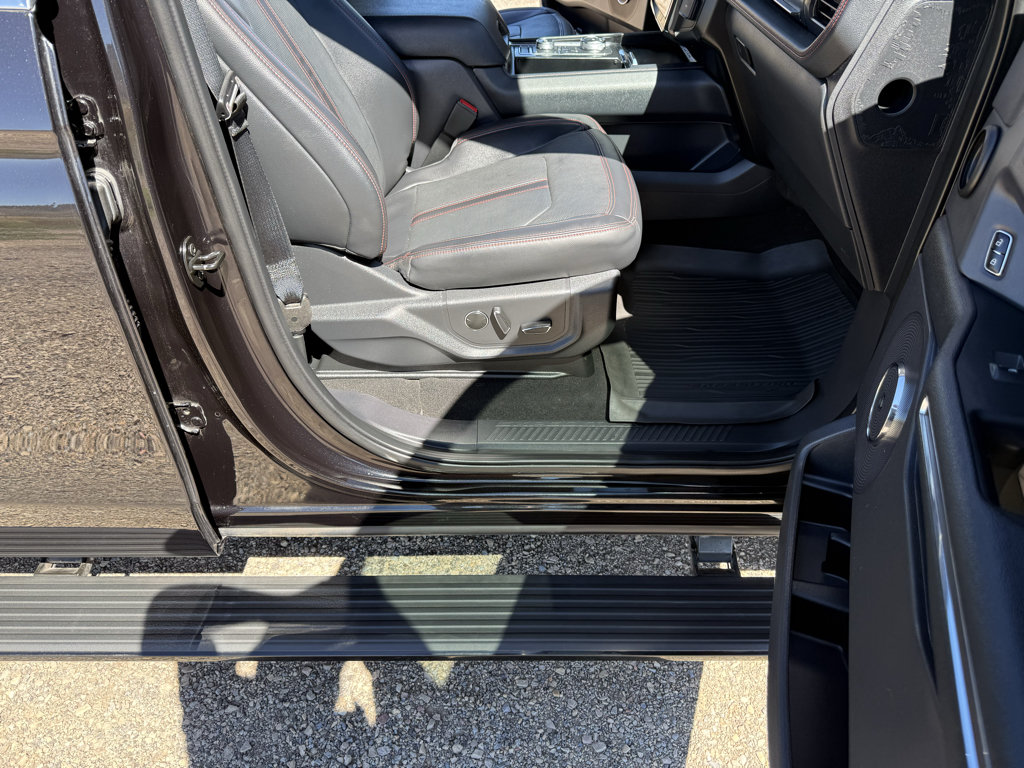 Used 2024 Ford Expedition Limited AWD/4WD image 40