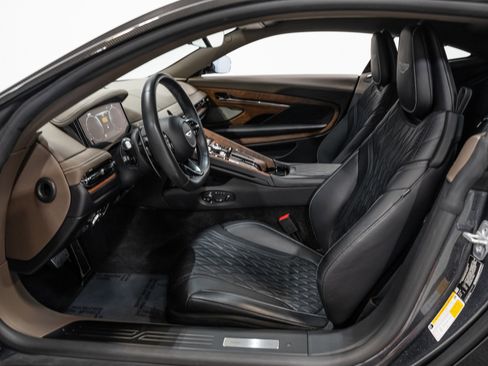 Used 2024 Aston Martin DB12 Coupe RWD image 35