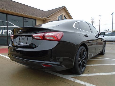Used 2021 Chevrolet Malibu LT w/ Midnight Edition image 8