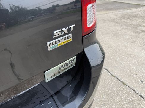Used 2019 Dodge Grand Caravan SXT FWD image 11