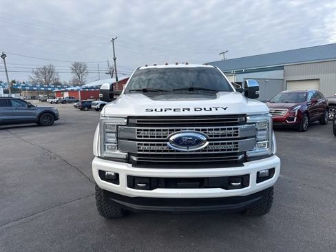 Used 2018 Ford F250 Platinum w/ Platinum Ultimate Package AWD/4WD image 4