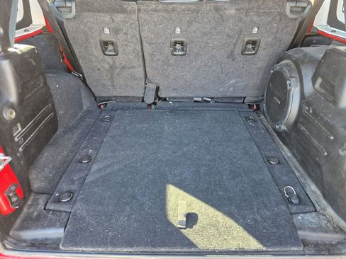 Used 2019 Jeep Wrangler Unlimited Rubicon image 24