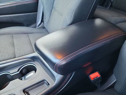 Used 2023 Dodge Durango GT image 30