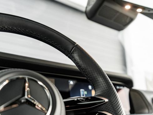 Used 2025 Mercedes-Benz G 63 AMG 4MATIC image 32