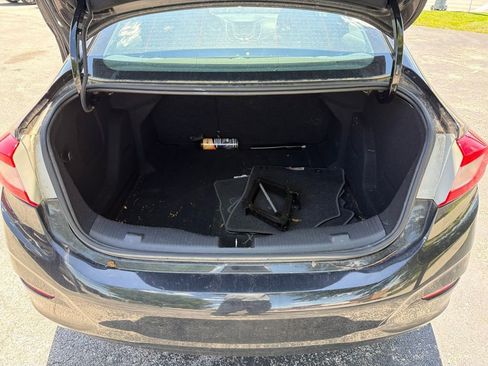Used 2017 Chevrolet Cruze LT FWD image 8