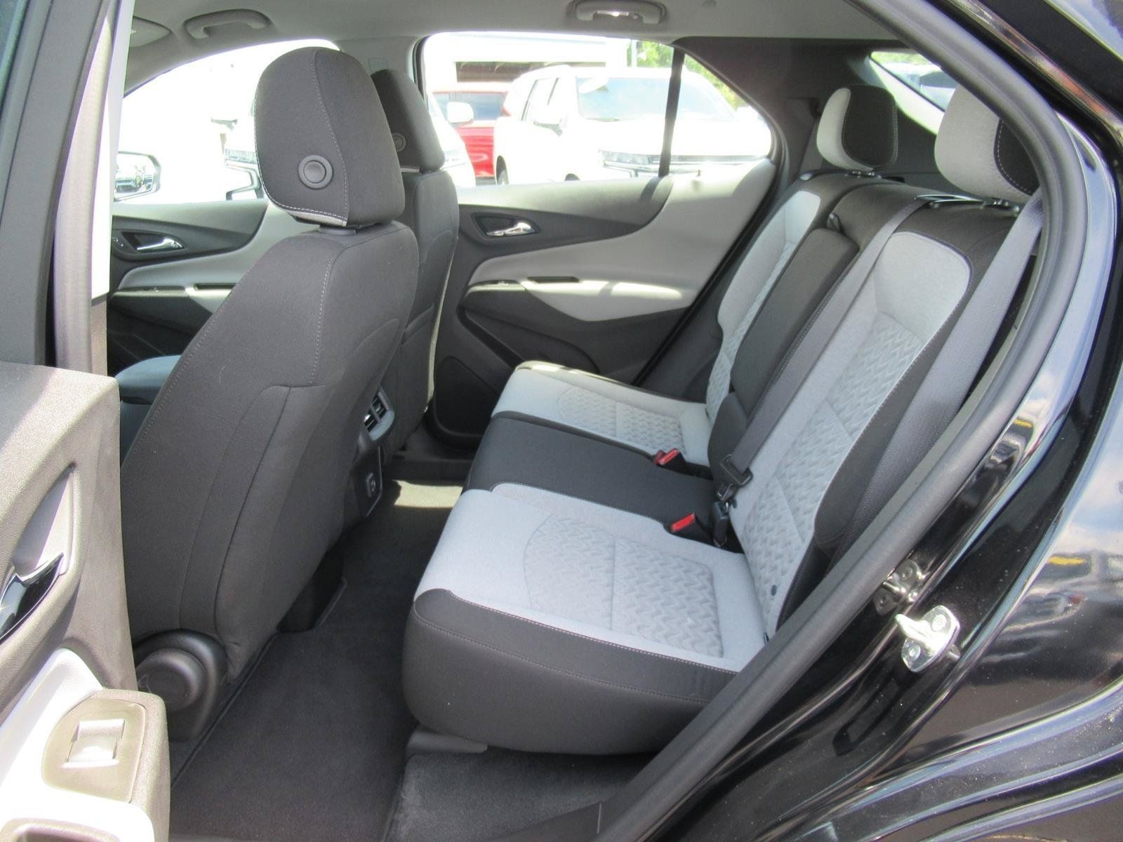 Used 2024 Chevrolet Equinox LS w/ Driver Confidence II Package FWD image 32
