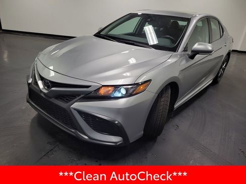 Used 2023 Toyota Camry SE w/ Convenience Package FWD image 4