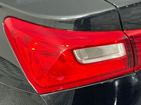 Used 2021 Chevrolet Malibu LS image 35