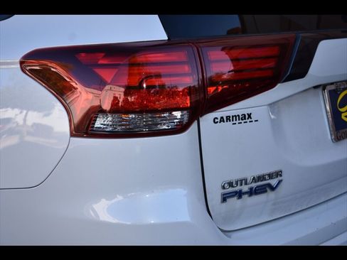 Used 2021 Mitsubishi Outlander GT image 50