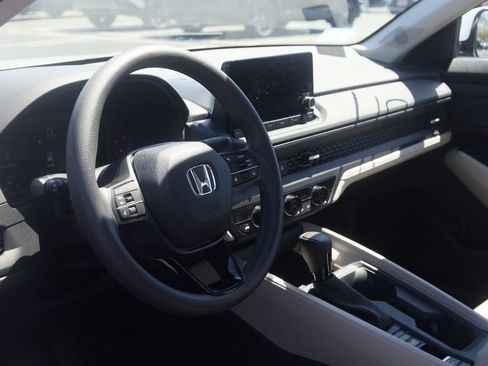 Used 2023 Honda Accord EX image 3