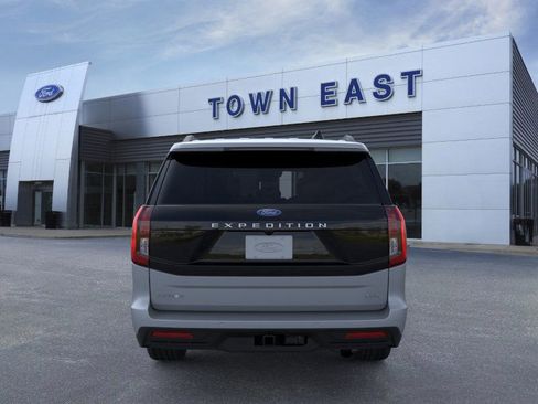 New 2025 Ford Expedition Max Active image 5