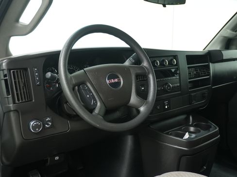 Used 2017 GMC Savana 2500 image 8