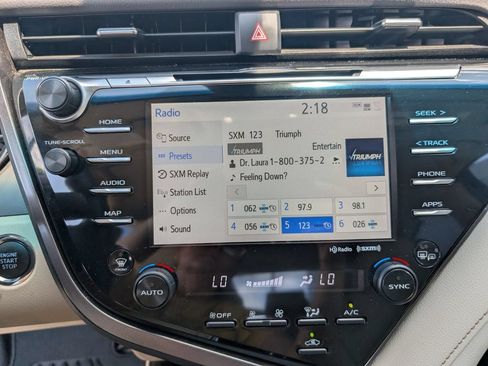Used 2020 Toyota Camry XLE FWD image 13