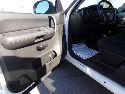 Used 2007 Chevrolet Silverado 2500 LT image 19