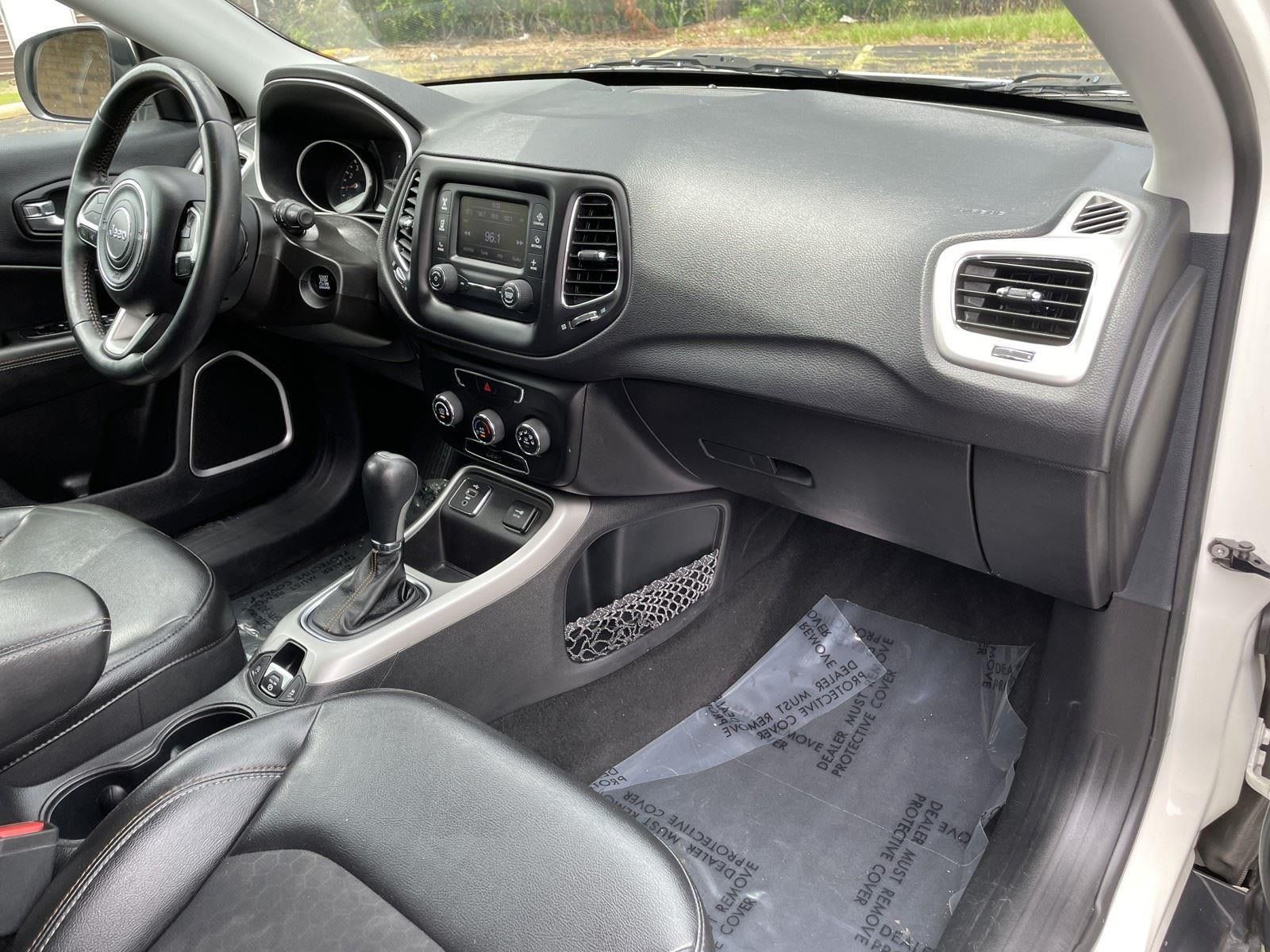 Used 2018 Jeep Compass Latitude FWD image 43