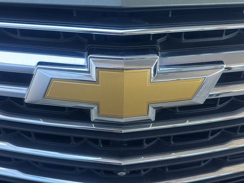 Used 2023 Chevrolet Traverse LT w/ Rear Camera Mirror Package AWD/4WD image 44