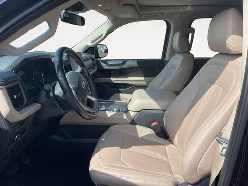 Used 2024 Ford Expedition Max Limited AWD/4WD image 9