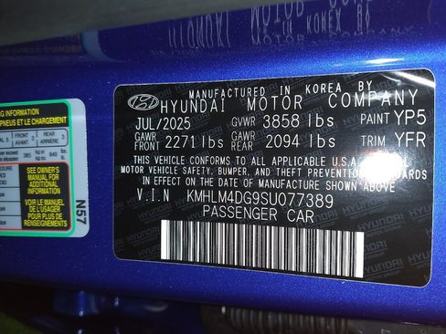 Used 2025 Hyundai Elantra Sport FWD image 33