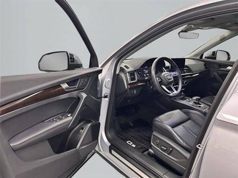 Used 2019 Audi Q5 2.0T Premium Plus w/ Premium Plus Package image 9