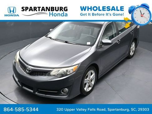 Used 2014 Toyota Camry SE image 23