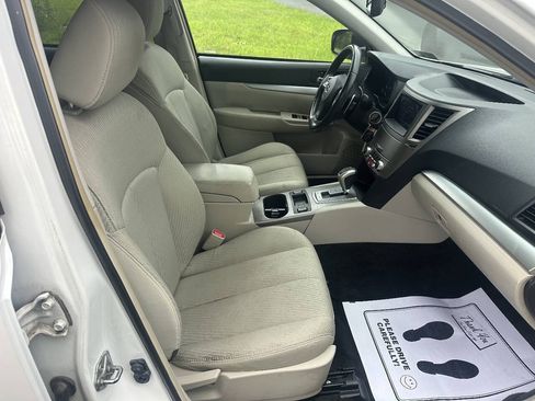 Used 2012 Subaru Outback 2.5i Premium w/ All-Weather Pkg AWD/4WD image 11