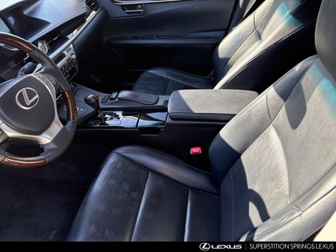 Used 2014 Lexus ES 350 w/ Luxury Package FWD image 9