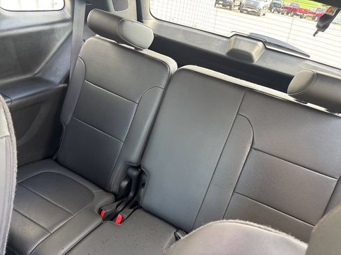 Used 2023 Chevrolet Traverse High Country FWD image 30