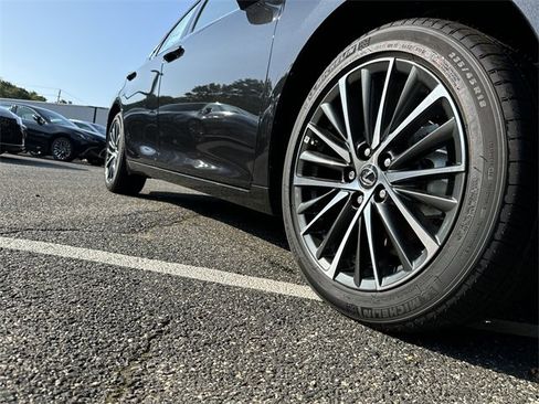 New 2025 Lexus ES 350 w/ Premium Package image 8