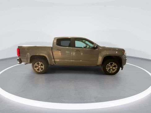 Used 2018 Chevrolet Colorado Z71 AWD/4WD image 9