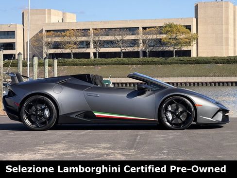 Used 2018 Lamborghini Huracan Performante image 4