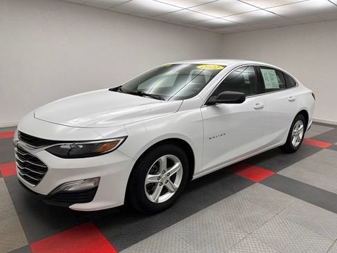 Used 2022 Chevrolet Malibu LS FWD image 3