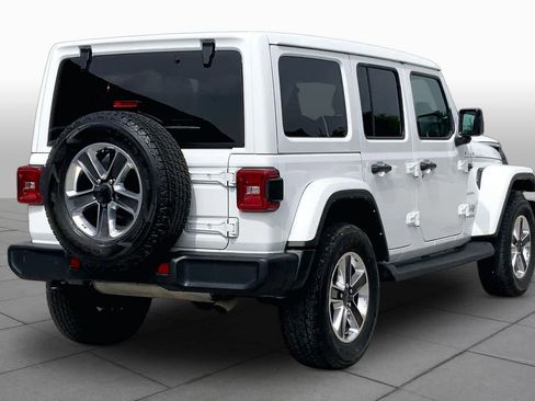 Used 2022 Jeep Wrangler Unlimited Sahara w/ LED Lighting Group AWD/4WD image 13