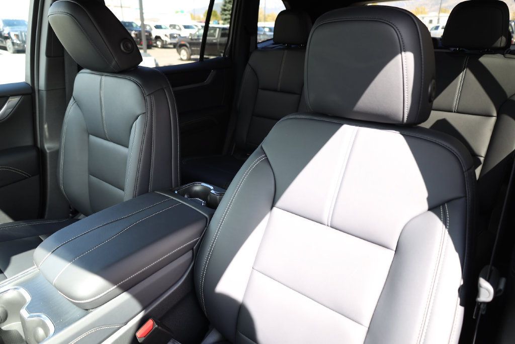 New 2027 GMC Acadia Elevation w/ Elevation Premium Package AWD/4WD image 16
