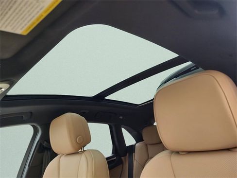 Used 2024 Porsche Macan image 28