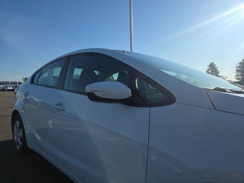 Used 2017 Kia Forte LX FWD image 5