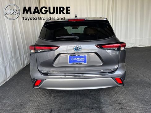 Used 2024 Toyota Highlander Platinum AWD/4WD image 31