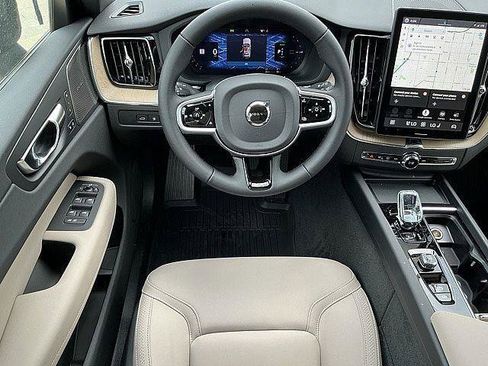 New 2026 Volvo XC60 T8 Plus w/ Climate Package AWD/4WD image 5