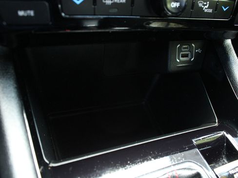 Used 2025 Jeep Compass Trailhawk w/ Trailhawk Convenience Group AWD/4WD image 43