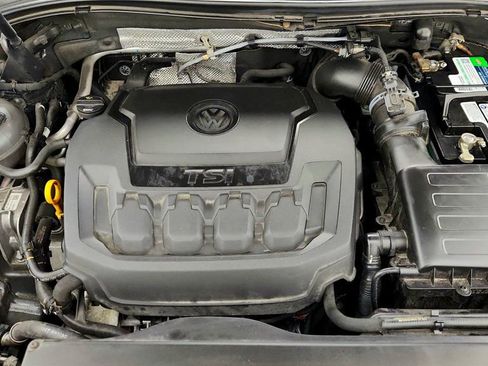 Used 2018 Volkswagen Tiguan S image 26