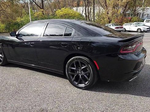 Used 2022 Dodge Charger SXT w/ Blacktop Package image 6