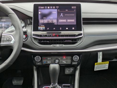 New 2026 Jeep Compass Latitude AWD/4WD image 19