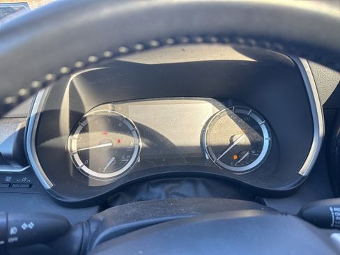 Used 2022 Toyota Highlander XLE image 12