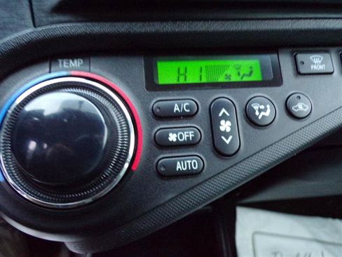 Used 2014 Toyota Prius C Four image 35