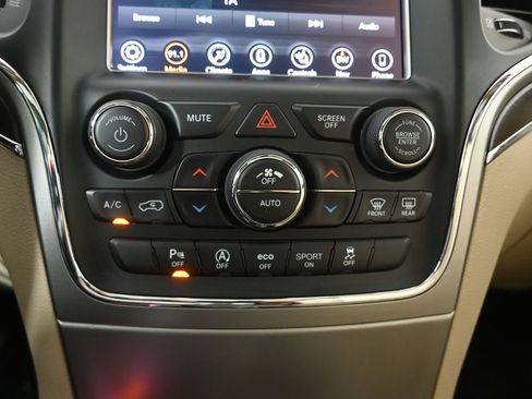 Used 2018 Jeep Grand Cherokee Limited w/ Trailer Tow Group IV image 31